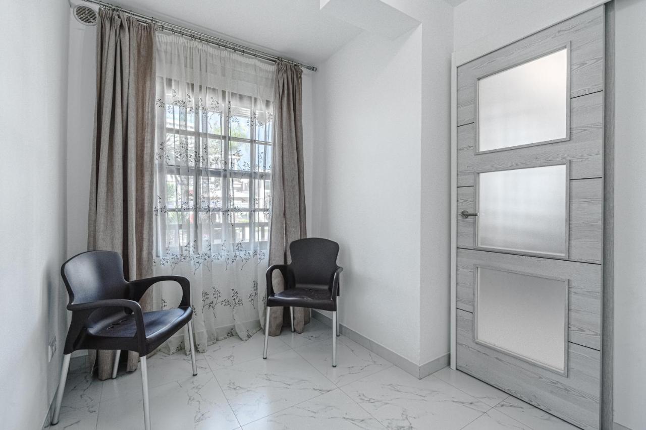 Amazing 3 Bedroom Apartment On The First Line Of The Best Las Americas Beach, Air Conditioner And Terrace Ocean View Playa de las Américas Exterior foto