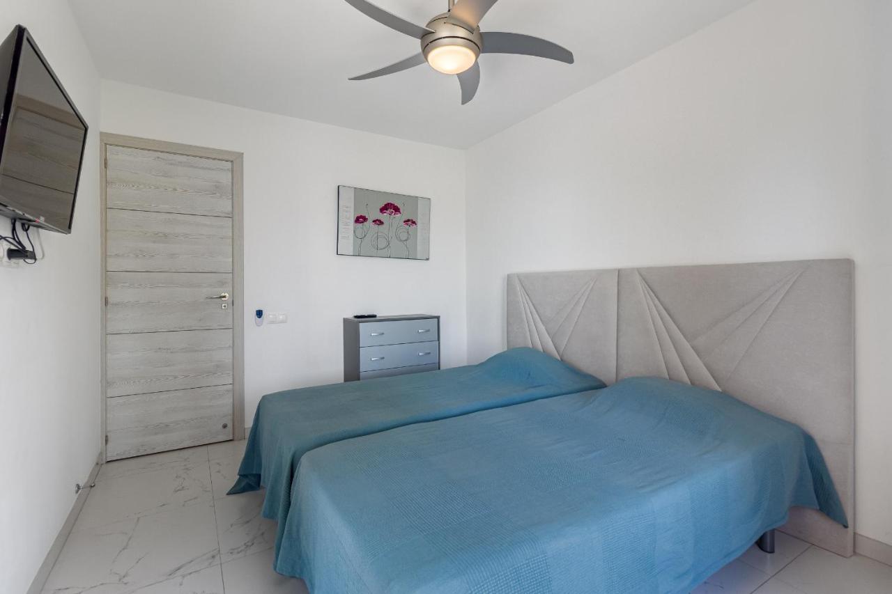 Amazing 3 Bedroom Apartment On The First Line Of The Best Las Americas Beach, Air Conditioner And Terrace Ocean View Playa de las Américas Exterior foto
